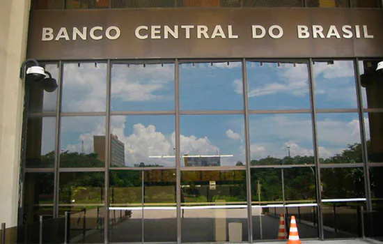 Bancos não podem deixar de atender presencialmente