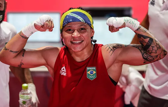 Beatriz Ferreira derrota finlandesa e vai disputar o ouro no boxe em Tóquio