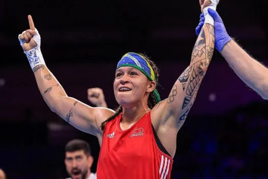 Beatriz Ferreira sobra na final e fatura bicampeonato mundial de boxe