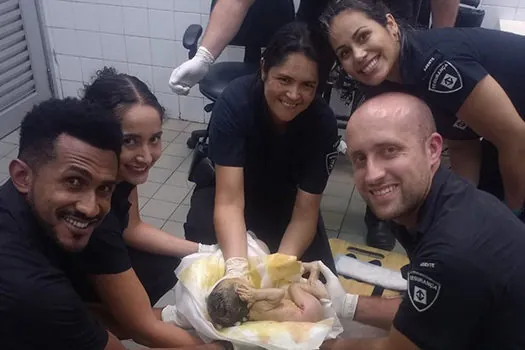 Mulher dá à luz a menino na estação Brás do Metrô de São Paulo