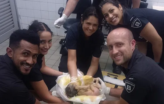 Mulher dá à luz a menino na estação Brás do Metrô de São Paulo