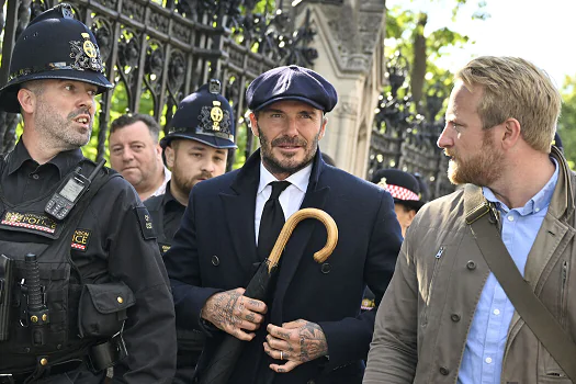 Beckham se junta a milhares de ingleses para se despedir da rainha Elizabeth II