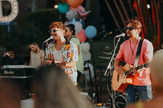 Bruninho e Davi lançam regravação especial da música “Saideira”