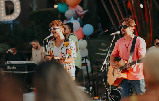 Bruninho e Davi lançam regravação especial da música “Saideira”