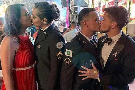 Promotoria vai investigar homofobia após beijos em formatura da PM do DF