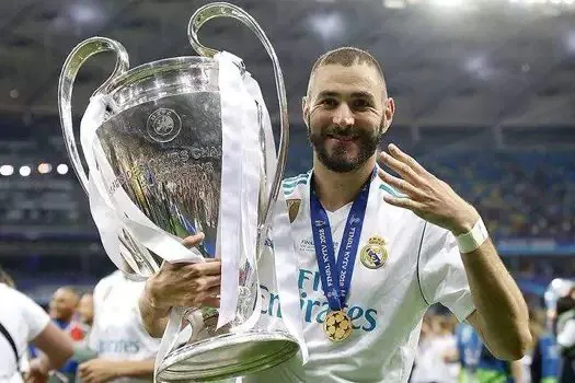 Benzema tem casa invadida enquanto estava em campo pelo Real Madrid