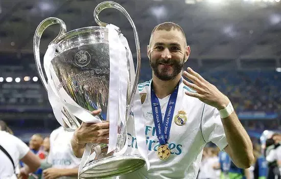 Benzema tem casa invadida enquanto estava em campo pelo Real Madrid