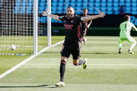 Real Madrid bate Celta com show de Benzema e pressiona o Atlético no Espanhol