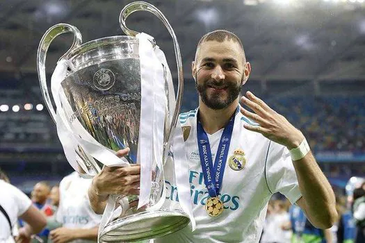 Real Madrid anuncia renovação de contrato com francês Karim Benzema até 2023