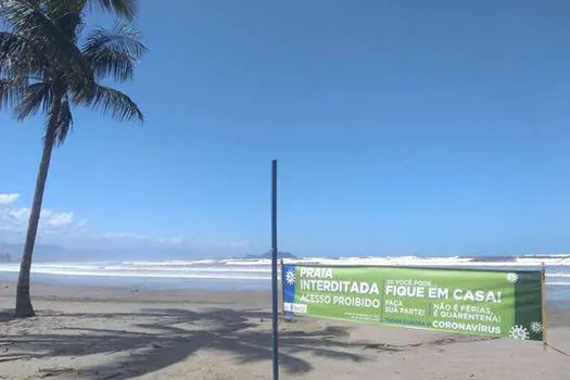 Praias são fechadas com tapumes contra assédio de turistas no litoral norte