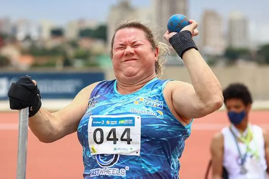 Beth Gomes quebra o recorde mundial de arremesso de peso paralímpico