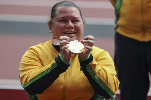 Beth Gomes quebra recorde mundial no arremesso de peso classe F52