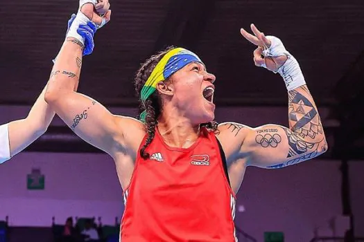 Bia Ferreira vence semi e vai disputar sua 3ª final mundial de boxe