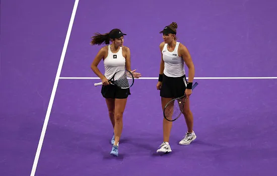 Beatriz Haddad Maia perde nas duplas na segunda rodada do WTA Finals