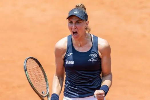 Com 2022 especial no tênis, Beatriz Haddad Maia ganha prêmio da WTA