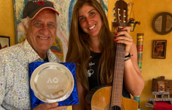 Bia Haddad lamenta morte do tio Rolando Boldrin e lembra troféus dedicados a ele