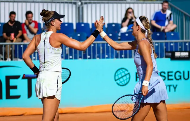 Azarenka sofre lesão e Beatriz Haddad é eliminada das duplas em Roma; Swiatek vence