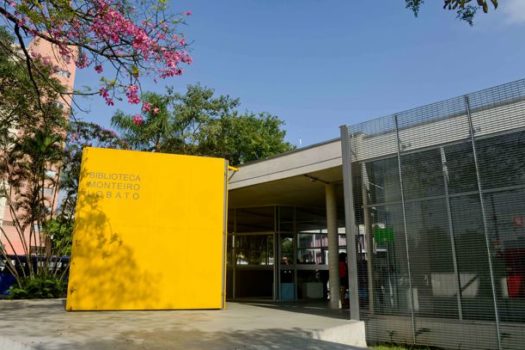 Biblioteca Monteiro Lobato recebe oficinas gratuitas com tradução em LIBRAS