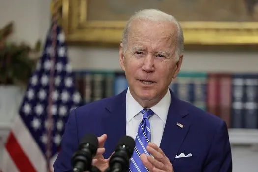 Biden afirma que Zelensky não quis ouvir alertas de invasão à Ucrânia