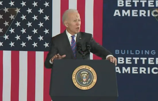 Biden reafirma apoio à Ucrânia e pressão sobre Rússia e promete gastos em infraestrutura