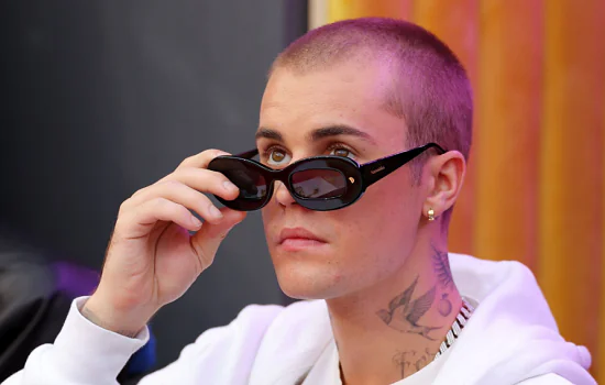 Justin Bieber adia shows por piora na saúde devido à doença de Lyme