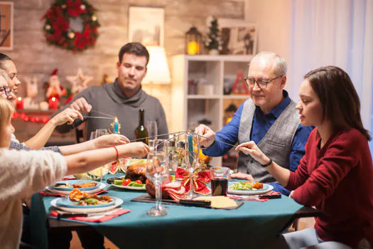 Festas de final de ano: manter a dieta ou apenas aproveitar?