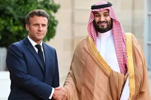 Macron recebe líder saudita buscando pressionar por produção de petróleo