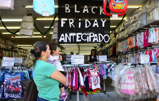 Lojistas adotam ‘esquenta’ da Black Friday