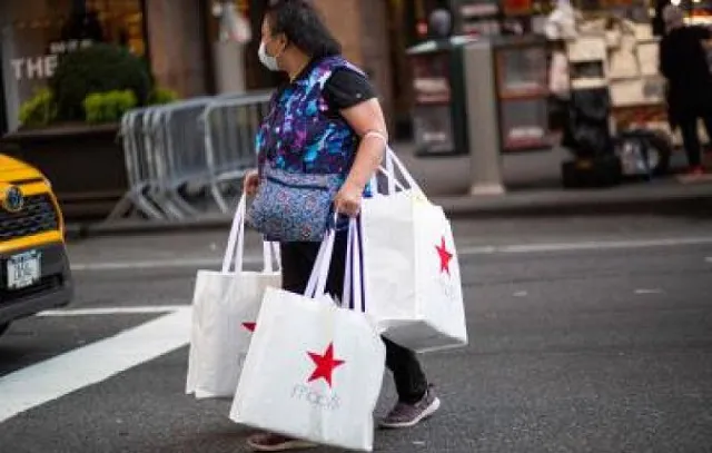 Multidões da Black Friday estão de volta nos EUA