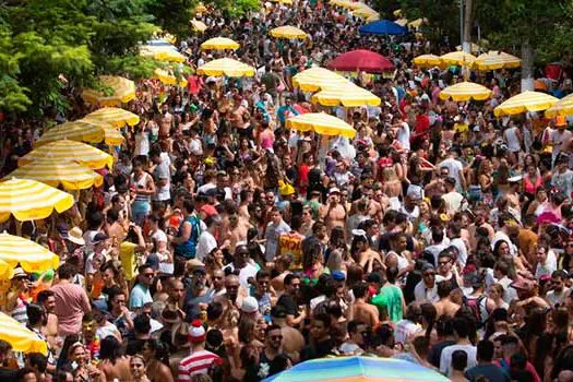 Bloco de Carnaval na Berrini tem cinco baleados em tentativa de assalto