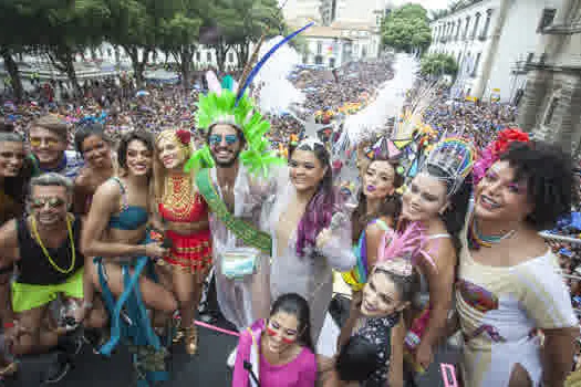 Carnaval no Rio começa em janeiro e deve durar ao menos 50 dias