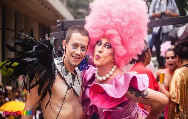 Minhoqueens apresenta festa de pré-carnaval com Lia Clark e Bonde das Maravilhas