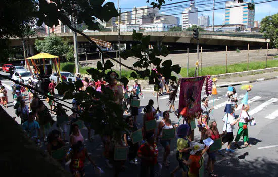 Bloco Dona Yayá faz seu tradicional cortejo de pré-carnaval no dia 24