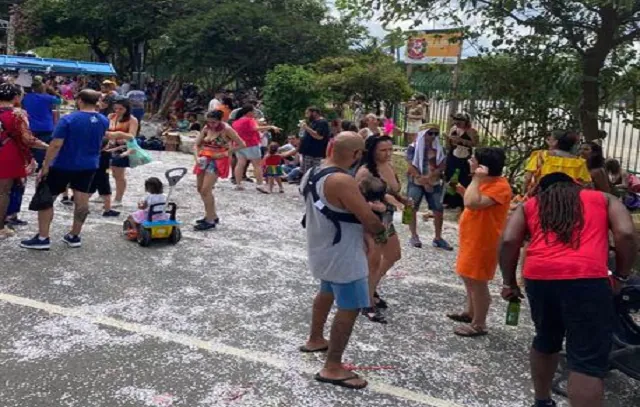 Blocos infantis animam a criançada em SP