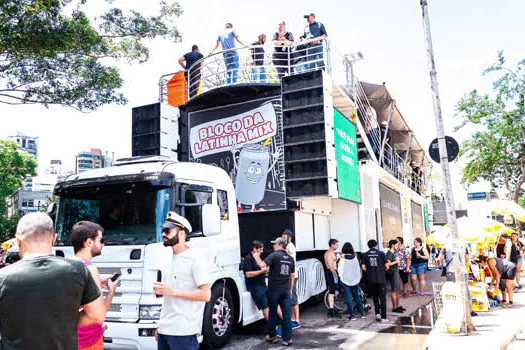 Carnaval 2020: Dinho Ouro Preto comanda Bloco da Latinha Mix