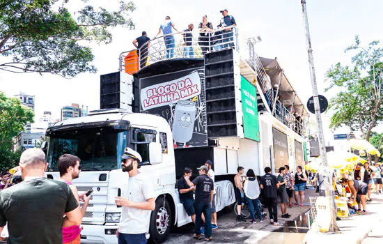 Carnaval 2020: Dinho Ouro Preto comanda Bloco da Latinha Mix