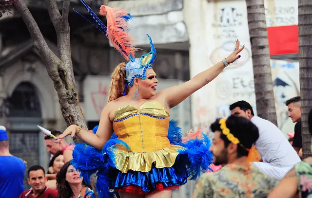 Bloco Bixa Pare comanda fervo e resistência na segunda-feira (20) de Carnaval em SP