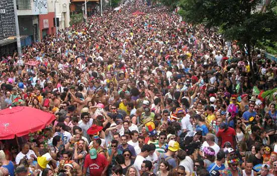 Carnaval tem fim de semana de prévia com 180 blocos de rua em SP