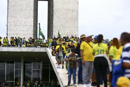 AGU pede que bloqueio de bens de golpistas suba para R$ 20,7 milhões