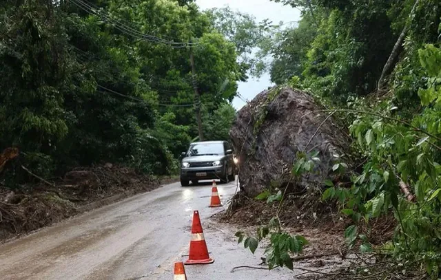 Tráfego para o litoral norte de SP está liberado para veículos leves e pesados