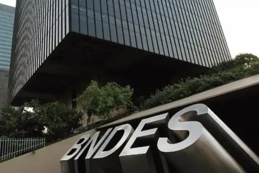 Governo ‘defende’ BNDES; economistas criticam