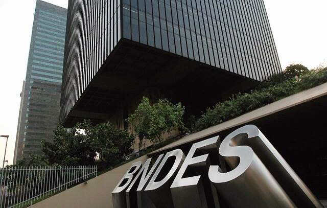 BNDES vai ao Congresso para retomar crédito a exportações de serviços de engenharia