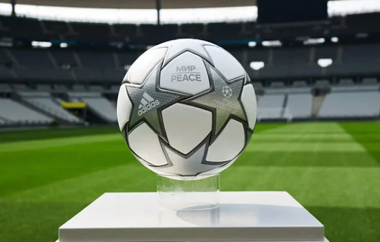 Uefa e Adidas apresentam a bola da decisão da Liga dos Campeões com pedido de paz