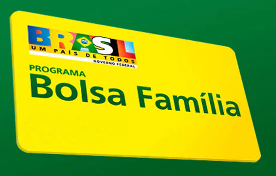 Centrão tenta barrar votação de 13º do Bolsa Família na Câmara