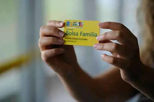 Governo vai reformular Bolsa Família e destinar benefício a crianças e jovens