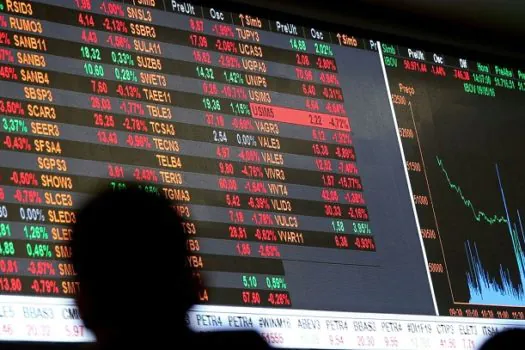 Bolsa ultrapassa 114 mil pontos e fecha no maior nível desde novembro