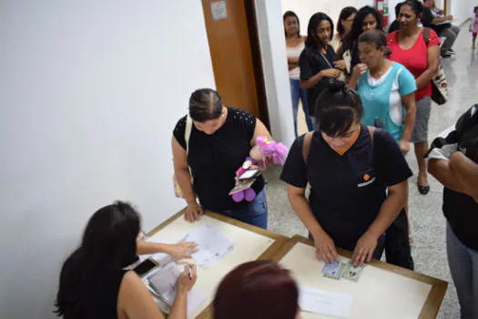 Adolescentes de Diadema recebem bolsa-auxílio Pro-Jovem_x000D_