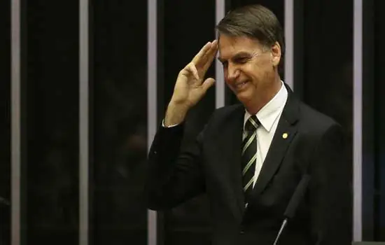 Bolsonaro defende fim de aulas em autoescola