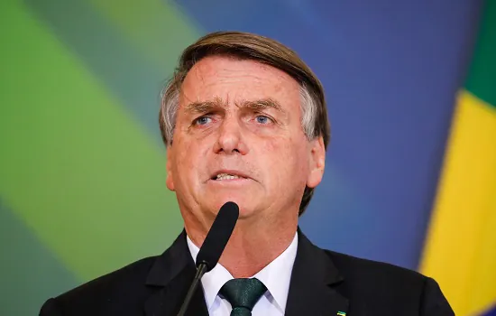 TSE condena Bolsonaro por ataques a urnas em reunião com embaixadores