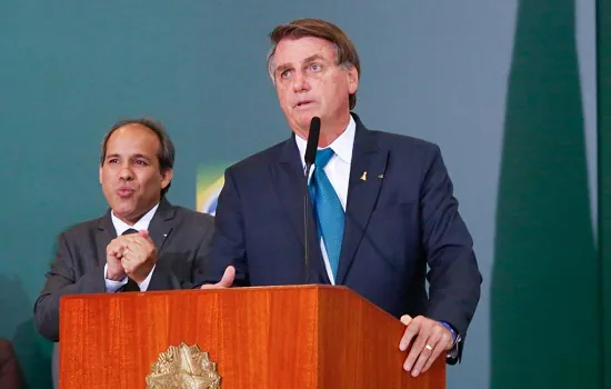 Bolsonaro usa conflito na Ucrânia para defender mineração em terras indígenas